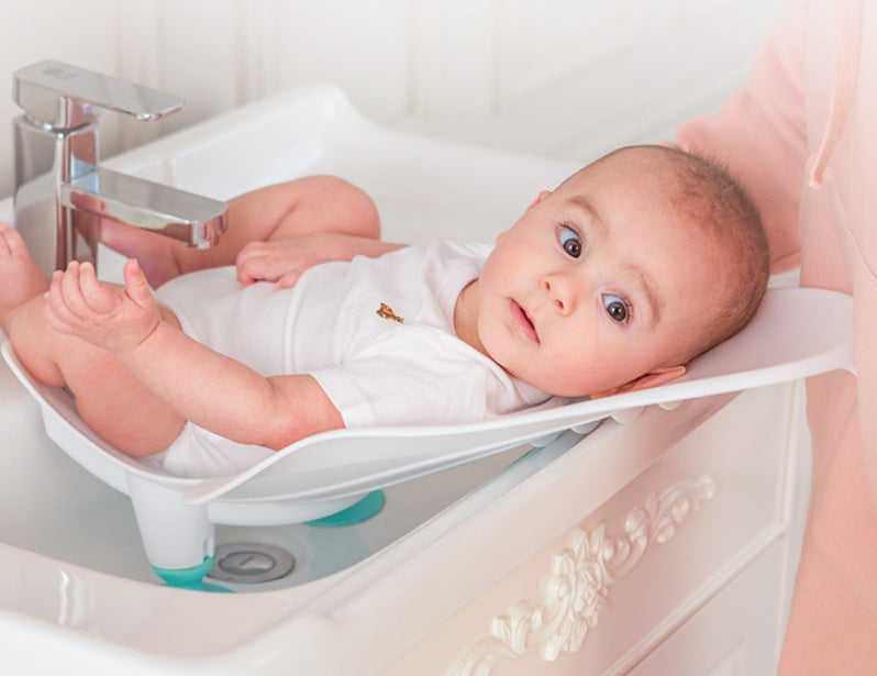 Non-slip Baby Bathtub with Suction Cup Base for infants
